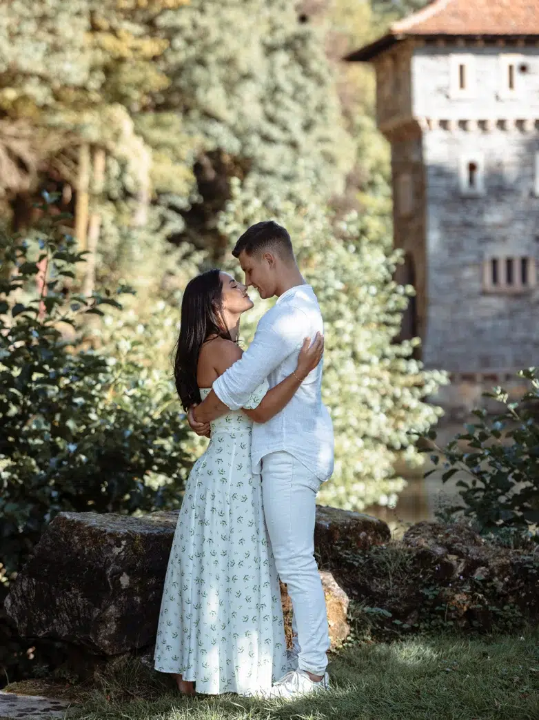 What to Wear for Engagement Photos