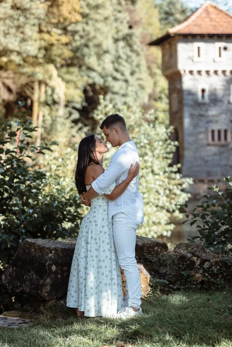 What to Wear for Engagement Photos