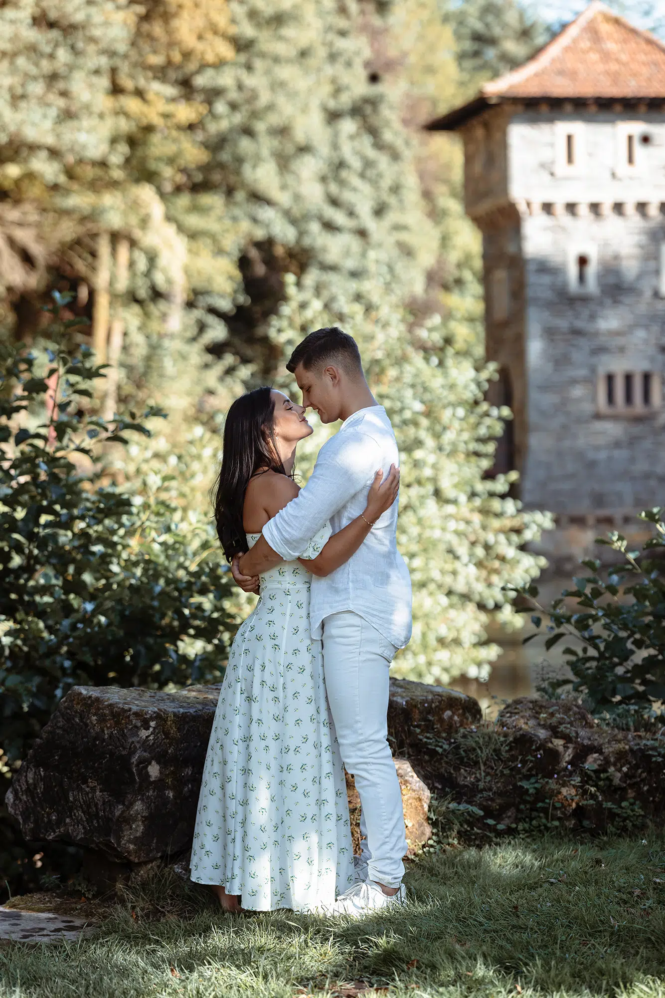 What to Wear for Engagement Photos