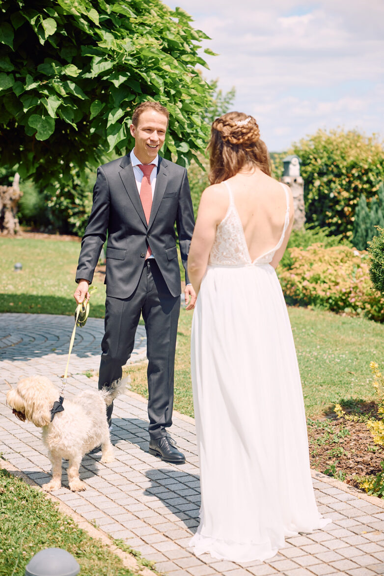 First Look or No First Look? Choosing the Moment That Fits You