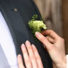 First Look or No First Look? Choosing the Moment That Fits You