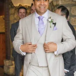 Candid Wedding Photos That Feel Like You